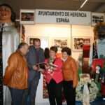 Stand de Herencia con el alcalde Stand de Herencia en la VI Feria de las Américas