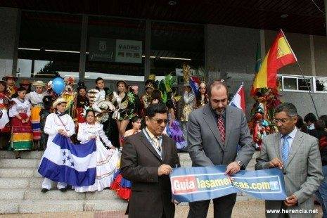 Jesús Fernández inaugura la VI Feria de las Américas junto al consul  y el director de la misma