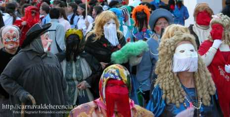 Máscaras un dia de pasacalles en Herencia