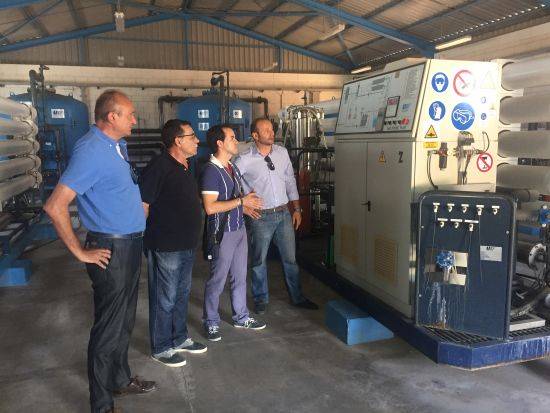El alcalde visita la planta tratamiento de agua de Herencia