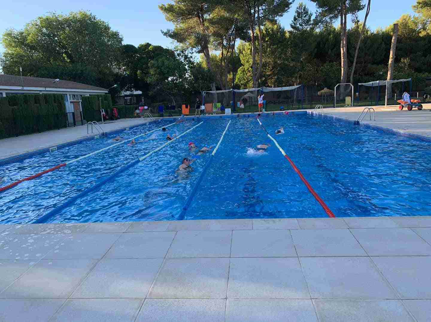 The Municipal Swimming Pool of Herencia opens its doors for a new ...