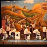 Los Pelendengues actuaron en el Teatro Falla con expectación de los gaditanos y rodeados de manchegos 5