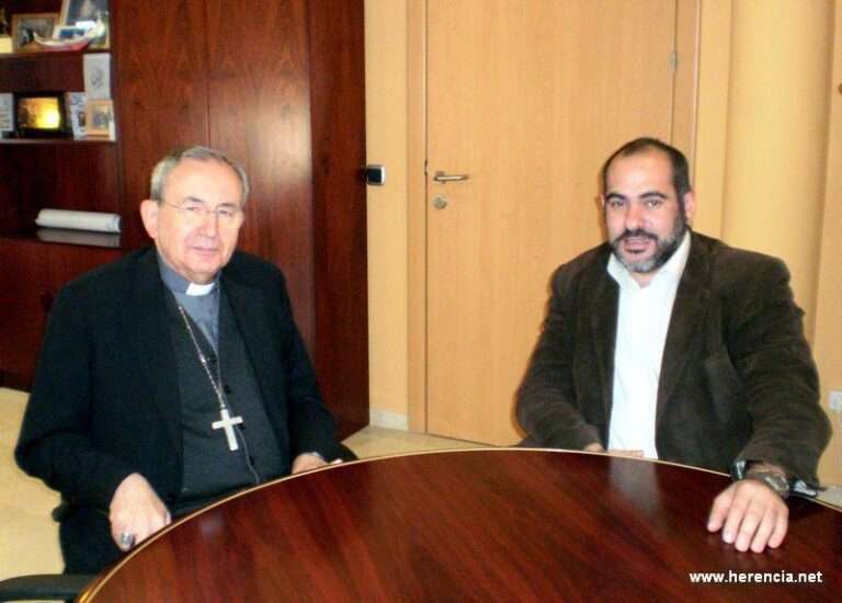 El obispo de Ciudad Real, Antonio Algora, junto al alcalde de Herencia, Jesús Fernández