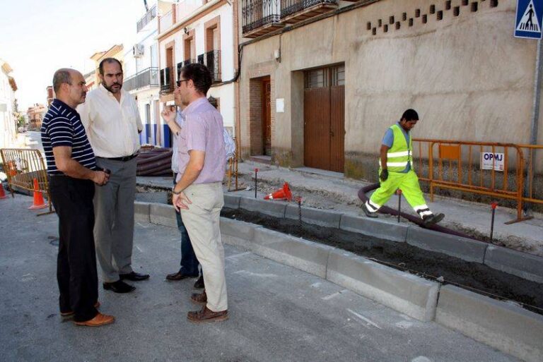 Obras de la rotonda del barrio de San Antón de Herencia
