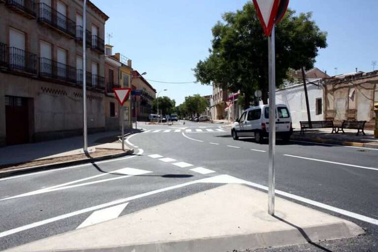 Nuevo aspecto del inicio de la avenida de San Antón