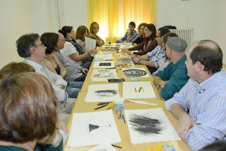 Enrique Rodríguez de Tembleque junto a otros monitores de pintura de Universidades Populares de Ciudad Real