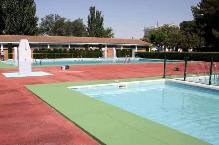 Piscina municipal de Herencia. Foto de archivo