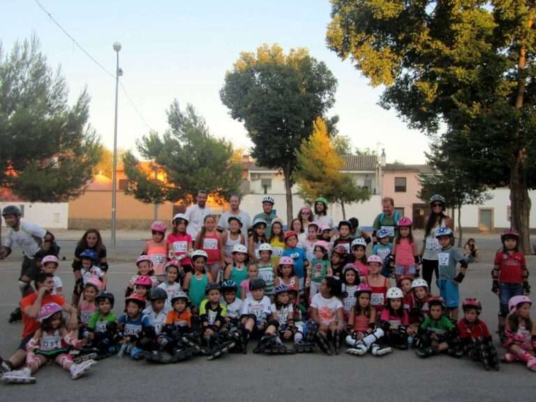 Foto de grupo de la II patinada popular "Villa de Herencia"