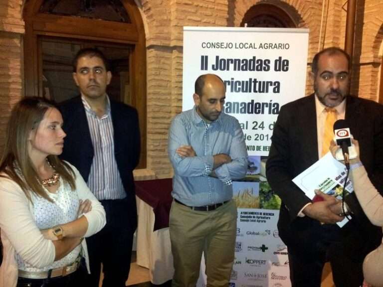 Inauguración de las jornadas de Agricultura y Ganadería. En la imagen: Laura Díaz-Pavón, José Manuel Bolaños, Andrés Montero y Jesús Fernández
