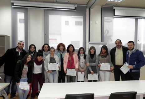 Entrega de diplomas a algunos de los participantes en los cursos de formación de Herencia