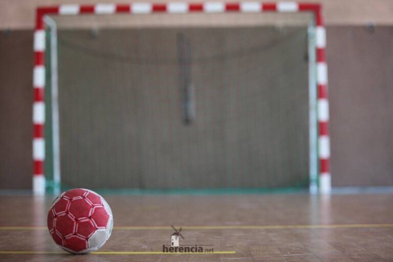 balonmano porteria y balón