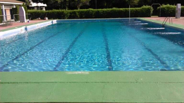 apertura de piscina municipal de Herencia