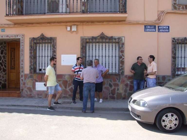 Alcalde y Concejales visitan el Barrio de la Labradora