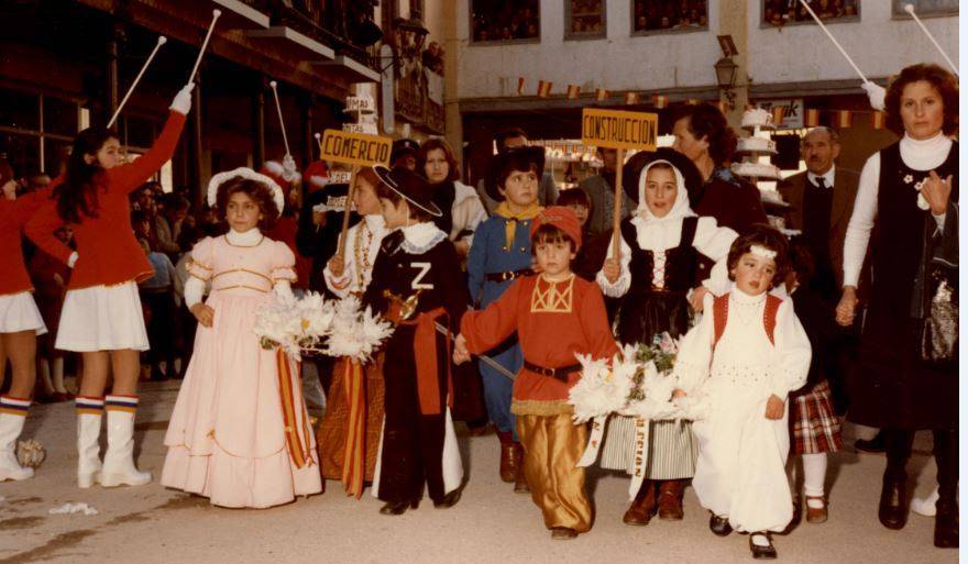Jinetas de Carnaval de Herencia "entrando a ofrecer". Años 1980 12