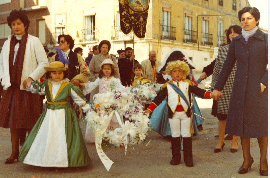 Jinetas de Carnaval de Herencia "entrando a ofrecer". Años 1980 13