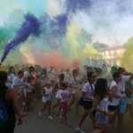 Cientos de personas participaron en la "Colours Run" solidaria de Herencia 15