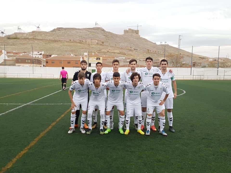 Equipo juvenil de fútbol de Herencia en Consuegra.