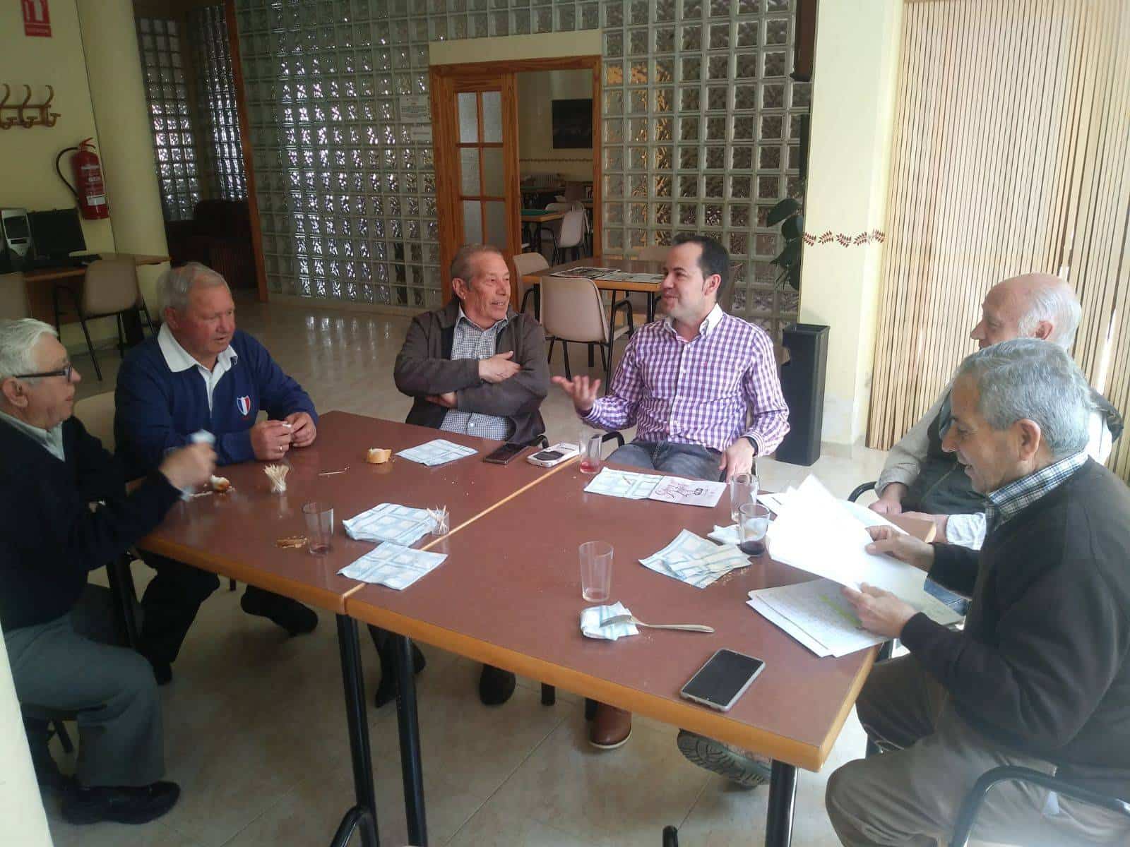 Alcalde comparte vino con el Consejo de Mayores de Herencia 6