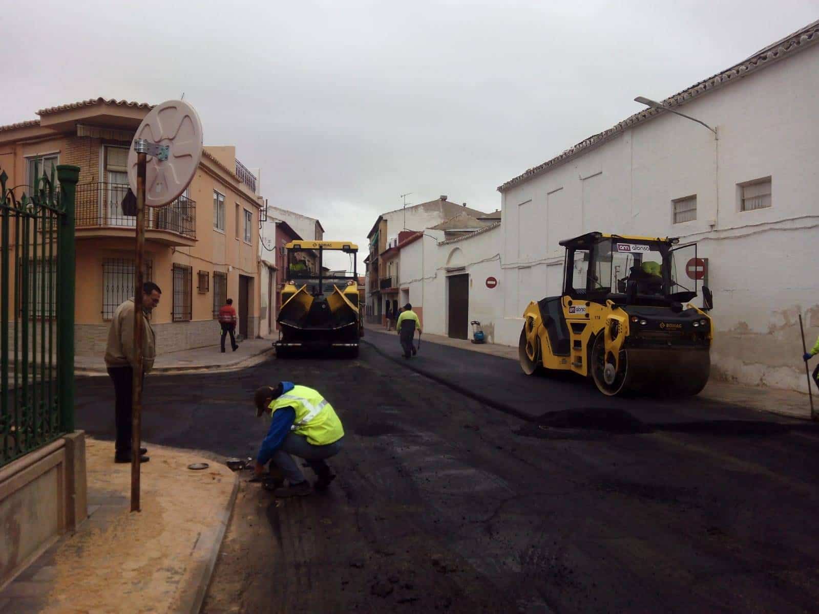 Inicio del asfaltado de calles transversales de la travesía en Herencia 3