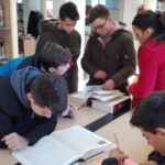 Alumnos del seminario menor mercedario aprenden como funciona la biblioteca 7