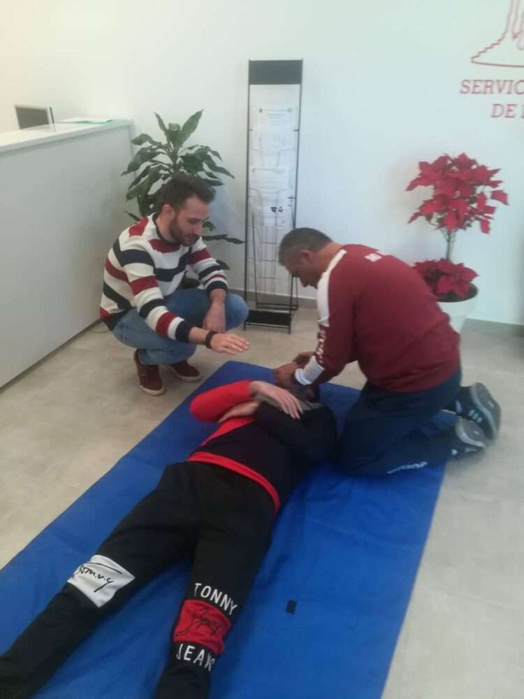 Celebrado el curso de reciclaje para utilizar el Desfibrilador Externo SemiAutomático (DESA) 3