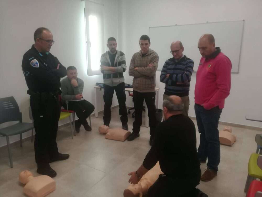 Celebrado el curso de reciclaje para utilizar el Desfibrilador Externo SemiAutomático (DESA) 6