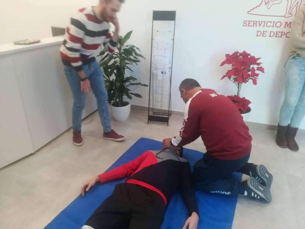 Celebrado el curso de reciclaje para utilizar el Desfibrilador Externo SemiAutomático (DESA) 9