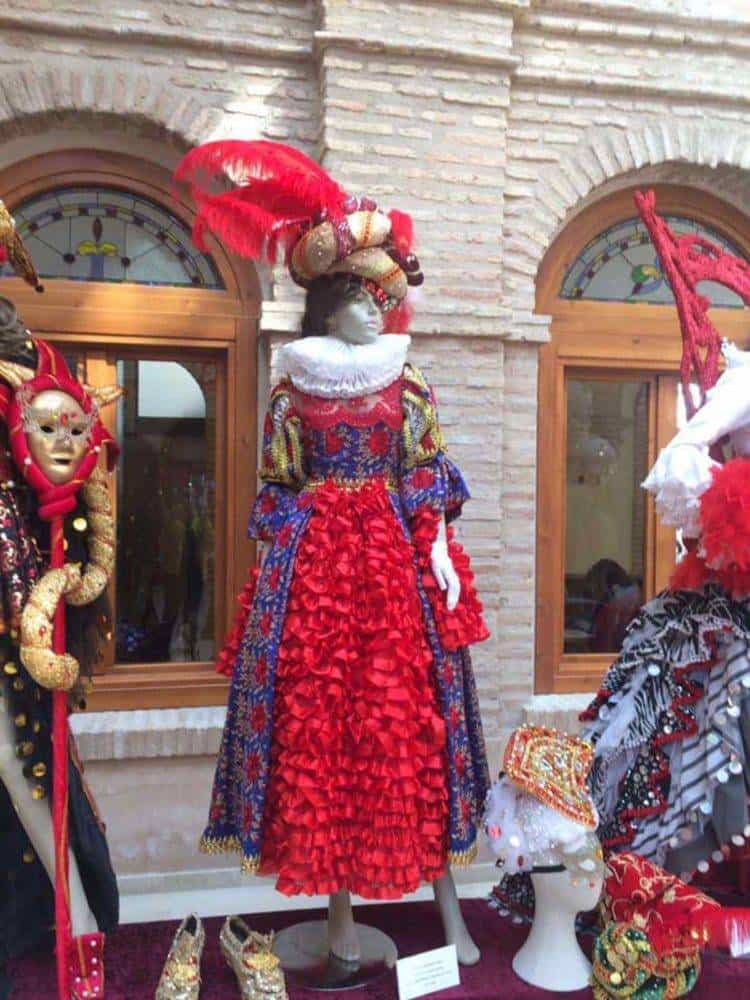 Fotografías de la Exposición de trajes del Carnaval de Herencia 13