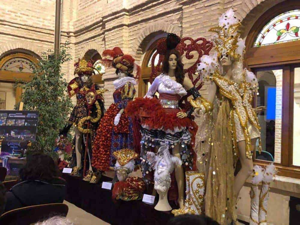 Fotografías de la Exposición de trajes del Carnaval de Herencia 18