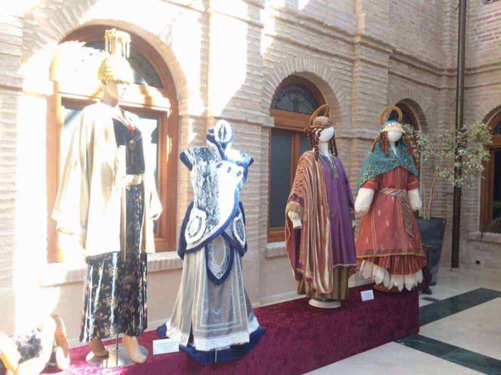 Fotografías de la Exposición de trajes del Carnaval de Herencia 5