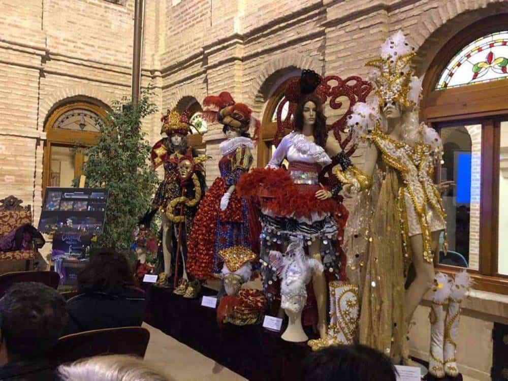 Fotografías de la Exposición de trajes del Carnaval de Herencia 8