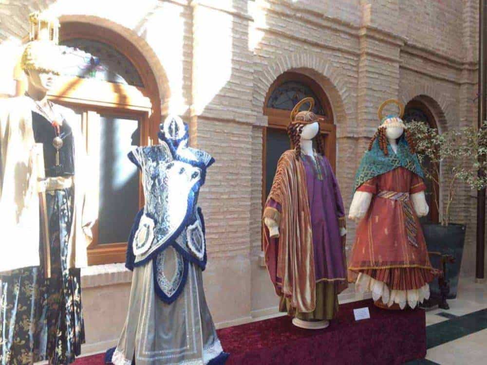 Fotografías de la Exposición de trajes del Carnaval de Herencia 9