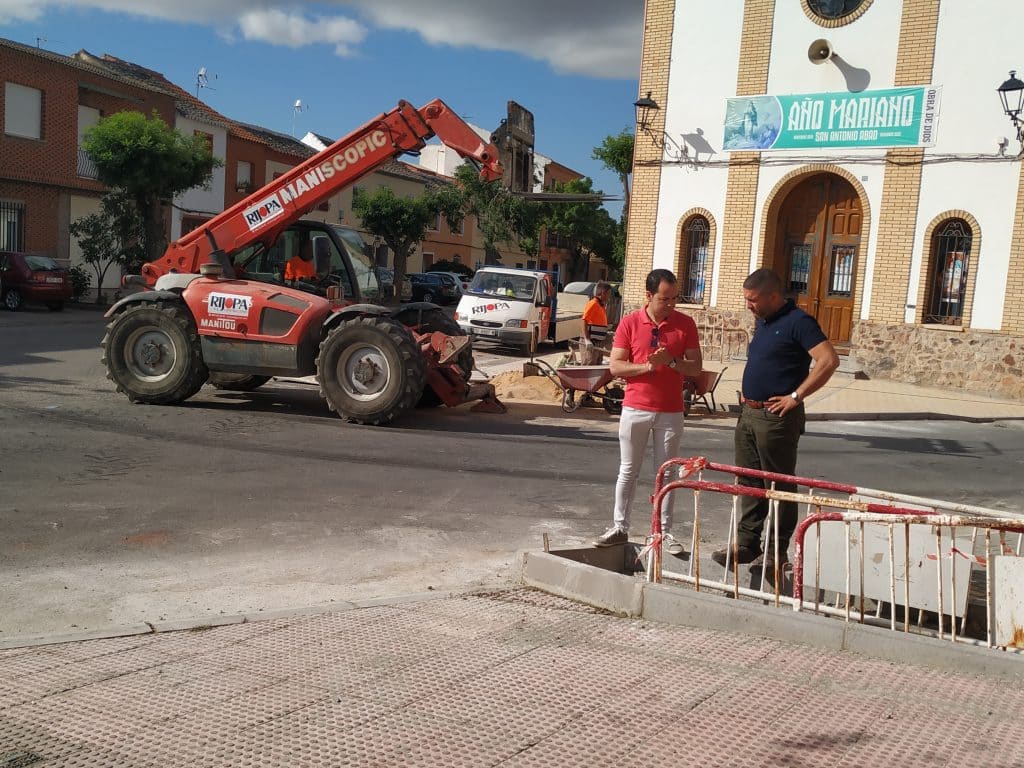 Continúan las obras de renovación del acerado en el barrio de San Antón Continúan las obras de renovación del acerado en el barrio de San Antón3 - Continúan las obras de renovación del acerado en el barrio de San Antón