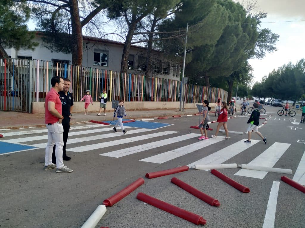La policía local imparte clases de Educación y Seguridad Vial en los colegios del municipio 10