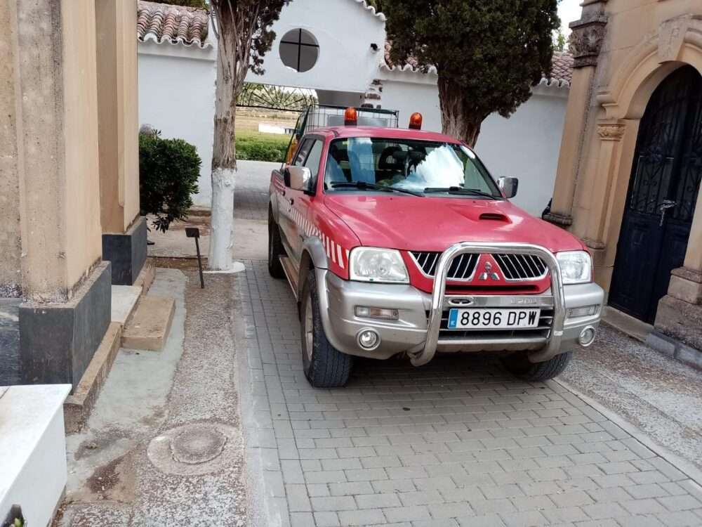 Continúan los trabajos de desinfección y el reparto de mascarillas y guantes 4