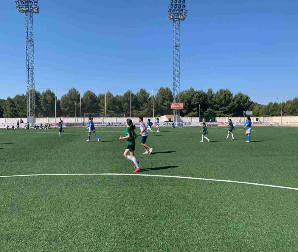 Encuentro entre jugadoras de las Escuelas Deportivas Municipales y antiguas jugadoras 1