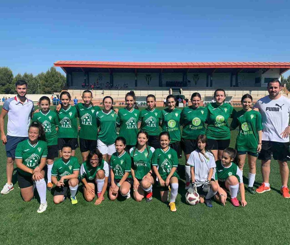 Encuentro entre jugadoras de las Escuelas Deportivas Municipales y antiguas jugadoras 3