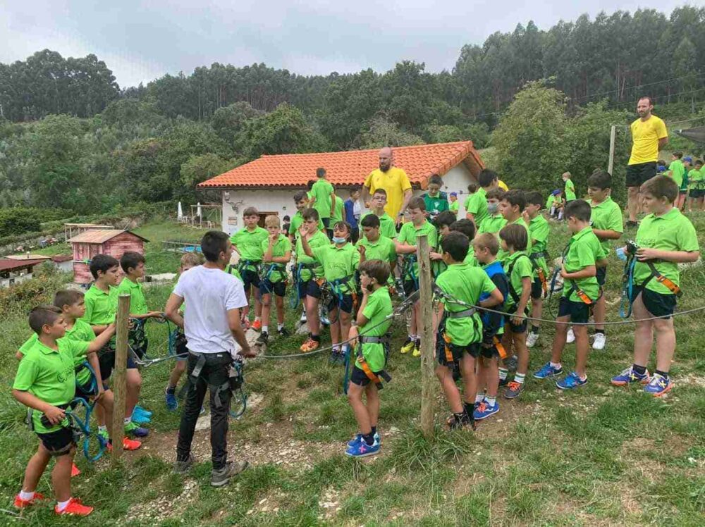 El VIII Campus de Fútbol de Herencia viajó a Castro Urdiales y Bilbao 2