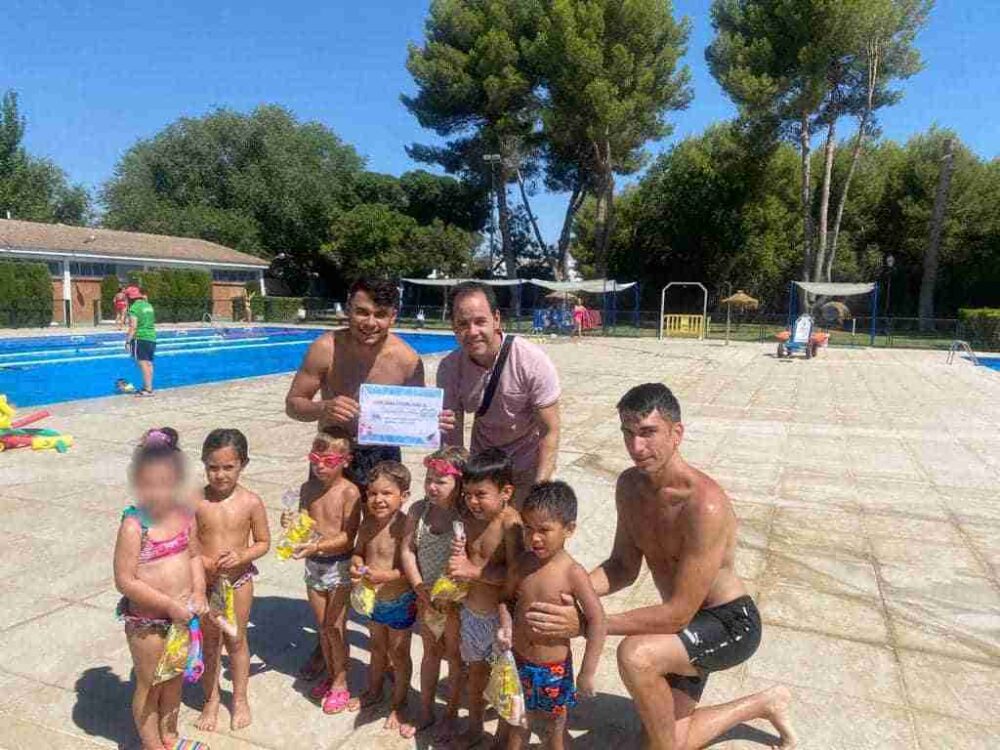 Despedida de los cursillos de natación de julio en Herencia 2