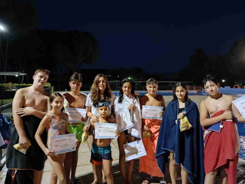 Despedida de los cursillos de natación de julio en Herencia 8