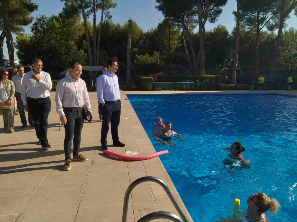 El Plan de Obras de Diputación ayuda a tener unas instalaciones más modernas y accesibles en la piscina municipal 12