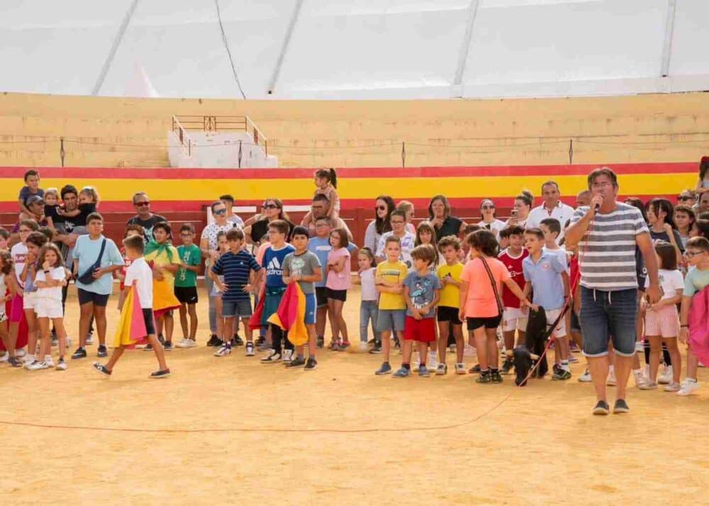 Más de 150 niños en el encierro taurino infantil en la Feria de Herencia 1