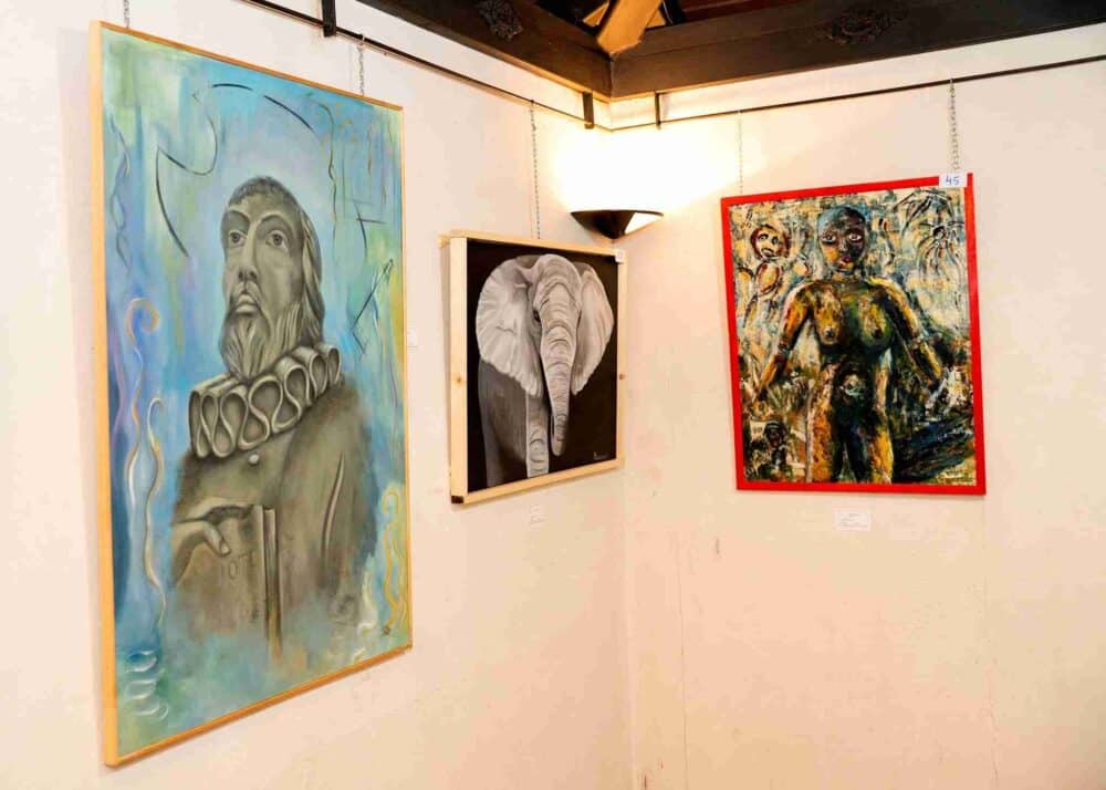 Inaugurada la exposición del XXXIX Certamen de Pintura y la exposición Fotográfica y Escultórica 25