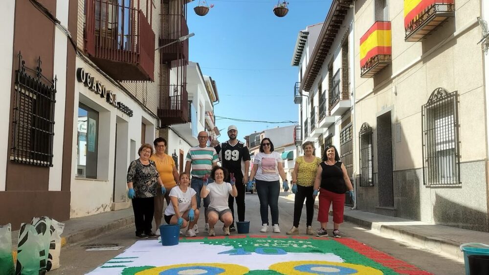 La Universidad Popular diseña alfombra para celebración del Corpus en Honor a su 40 Aniversario 1
