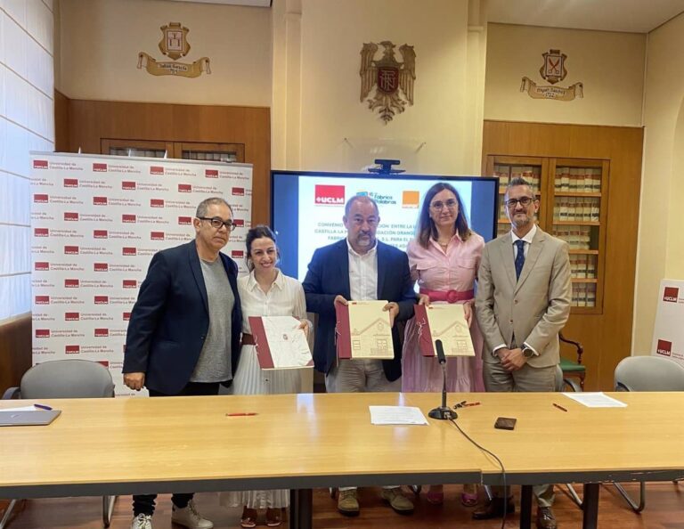 Especialistas de la UCLM continuarán adaptando juguetes para menores con discapacidad