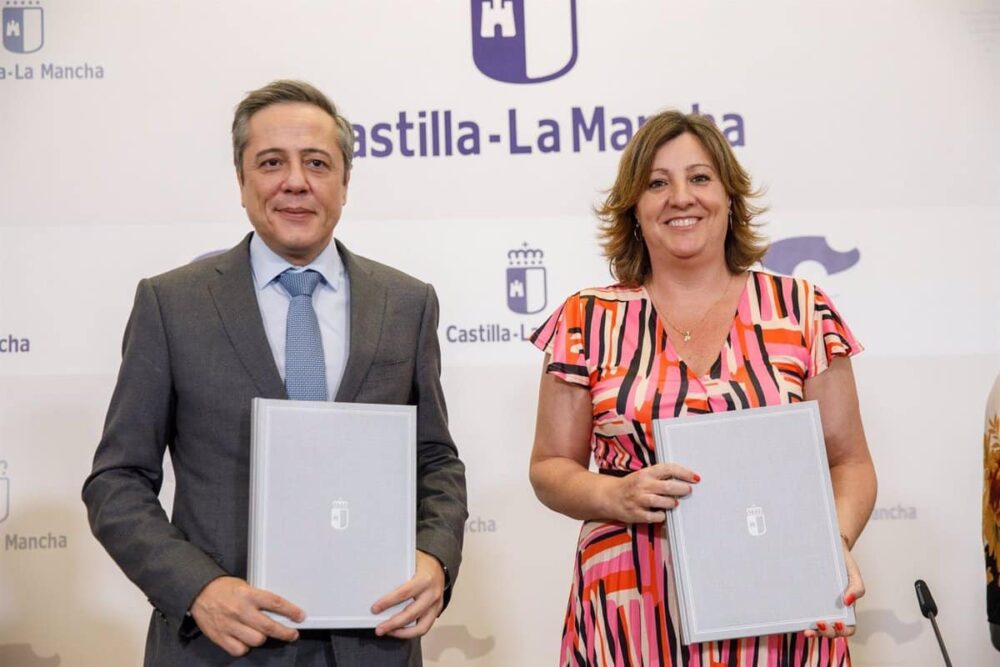 C-LM y la EOI refuerzan su colaboración para formar a 1.300 personas y tutorizar 360 proyectos de emprendimiento