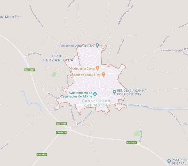 Arde una empresa de climatización de Casarrubios del Monte tras un incendio originado en unos palés