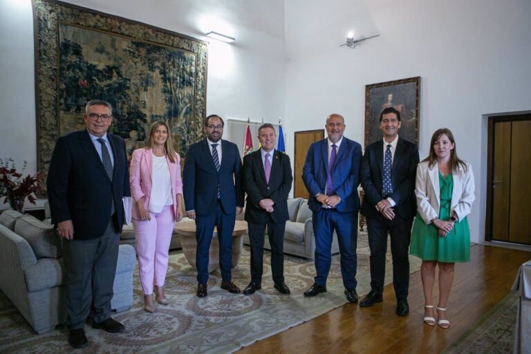 Martínez Guijarro no ve inconveniente en seguir alcanzando acuerdos con el PP tras el Estatuto: "Es la norma de la casa"