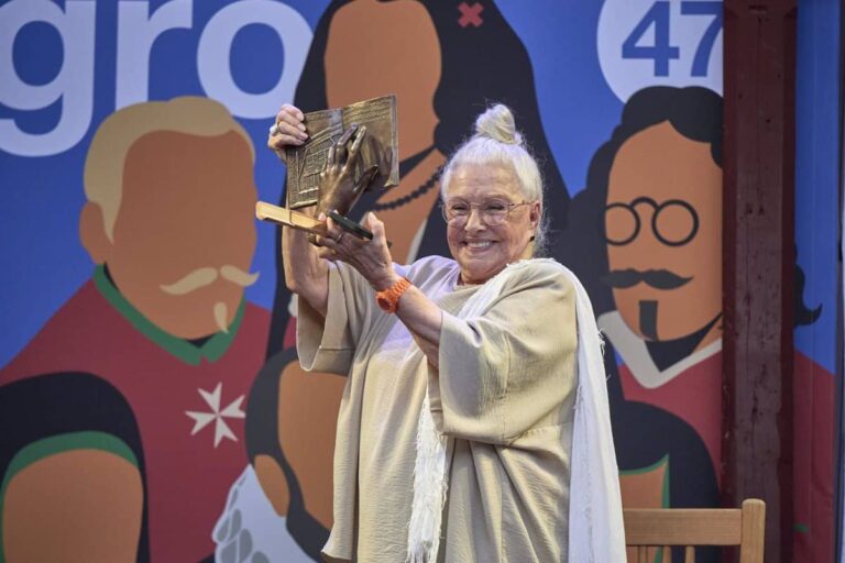 Lola Herrera recibe en Almagro el Premio Lorenzo Luzuriaga destacando que la suya es una profesión "hermosísima"