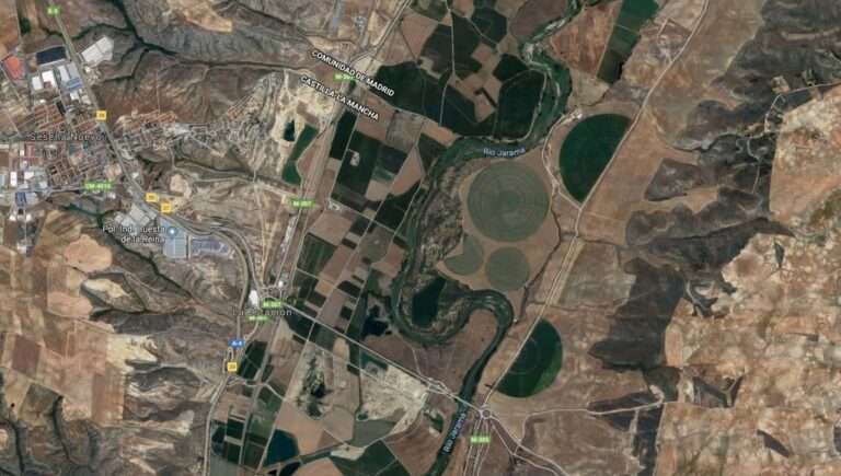 El choque de un camión contra un puente corta en Seseña un tramo de la A-4 en sentido Andalucía